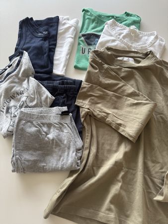 Kleiderpaket Jungen T-Shirts und Shorts Grösse M gebraucht
