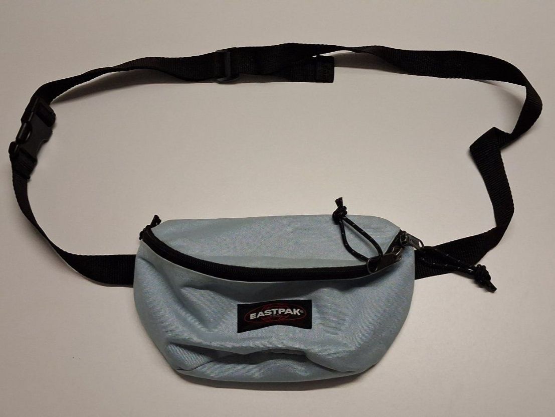 Eastpak Taschen: Eastpak bauchtasche hellblau – Gebraucht aus Bern von KavIndustries