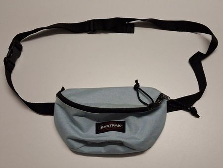 Eastpak bauchtasche hellblau