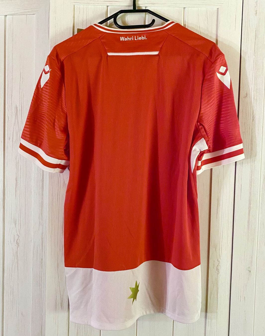 FC Thun Canottiere & Pantaloni: FC Thun Heim Trikot NEU - Grösse L – Nuovo (secondo la descrizione) da Thun venduto da VintageFindz 1