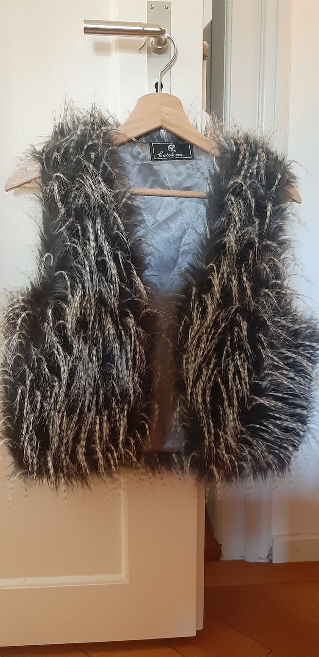 Gilet & Giacche senza maniche: Kunstfell Gilet Gr. S-M – Nuovo e nell'imballaggio originale da Zürich venduto da Venecia25 1