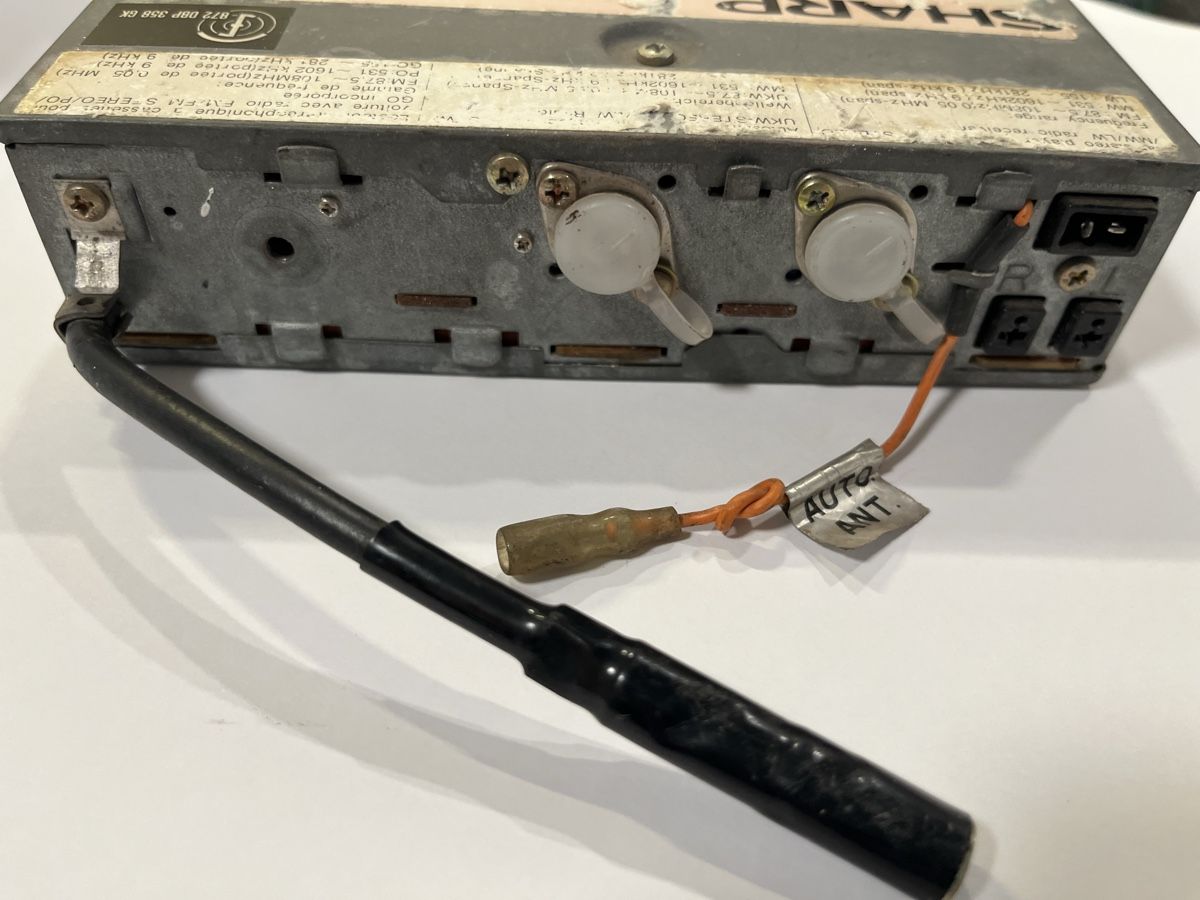 Sharp Radios: Oldtimer SHARP RG-6550H Radio APSS Synthesizer – Gebraucht aus Winkel von Tongabonga 5