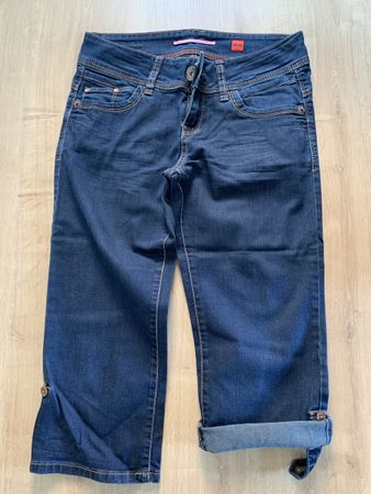 QS by s. Oliver Capri Jeans Gr. 34