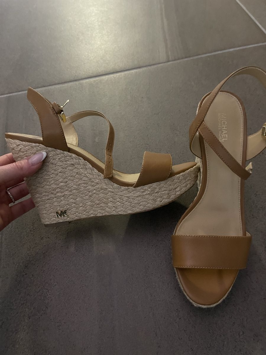 Michael Kors Damenschuhe: Michael Kors Sandalen – Gebraucht aus Schönenwerd von miami_girl91 1