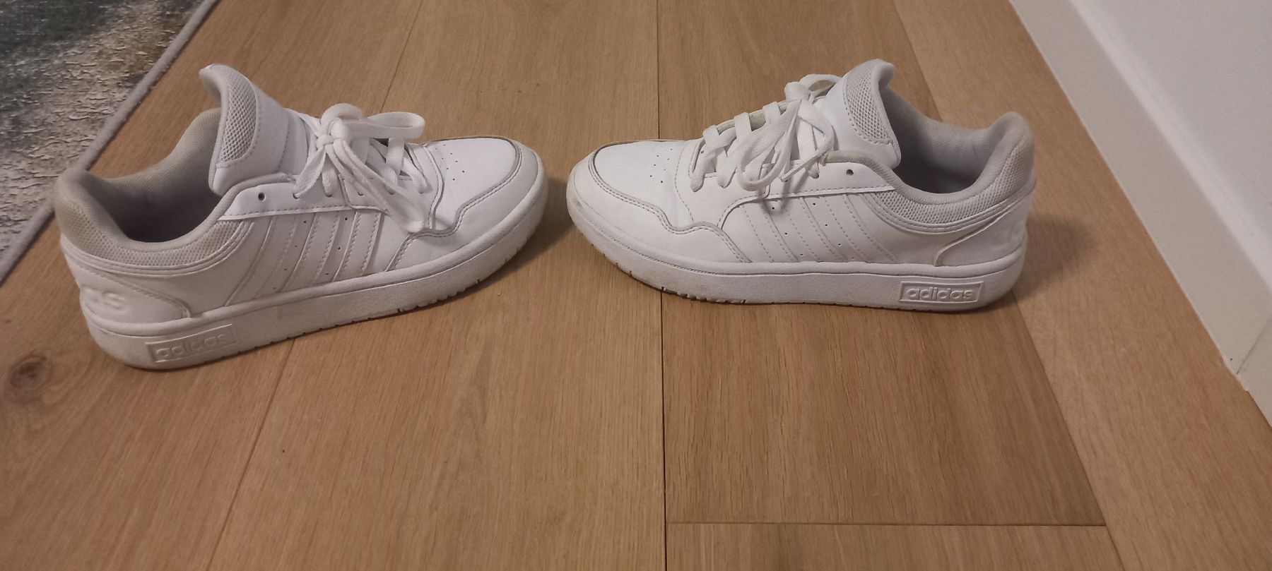Adidas Herrenschuhe: Adidas white shoes – Neu (gemäss Beschreibung) aus Arlesheim von ali_2mfm 1