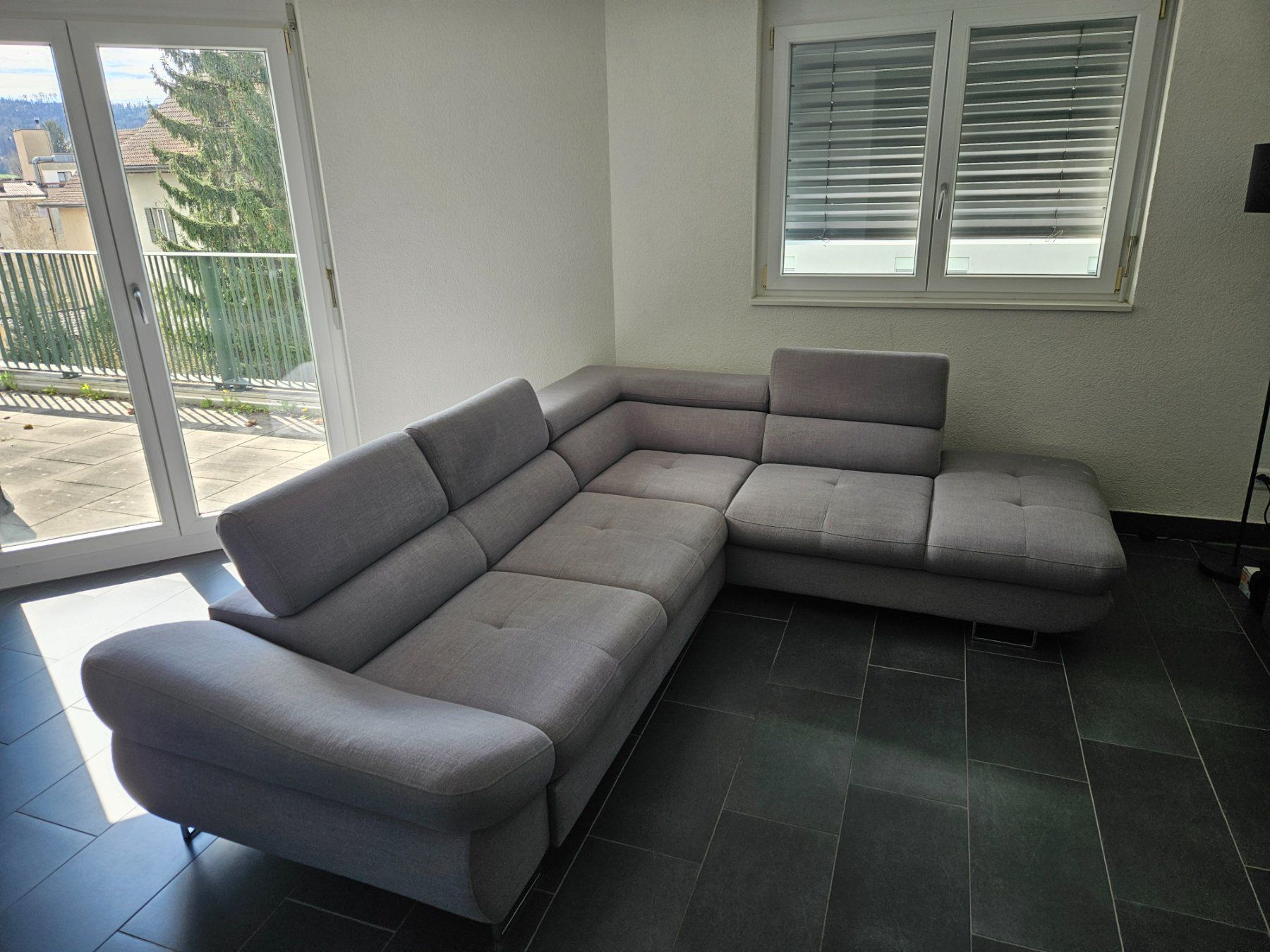 Conforama Divani: Ecksofa "FABIO" Conforama, Grau – Usato da Biel/Bienne venduto da RedBullet55