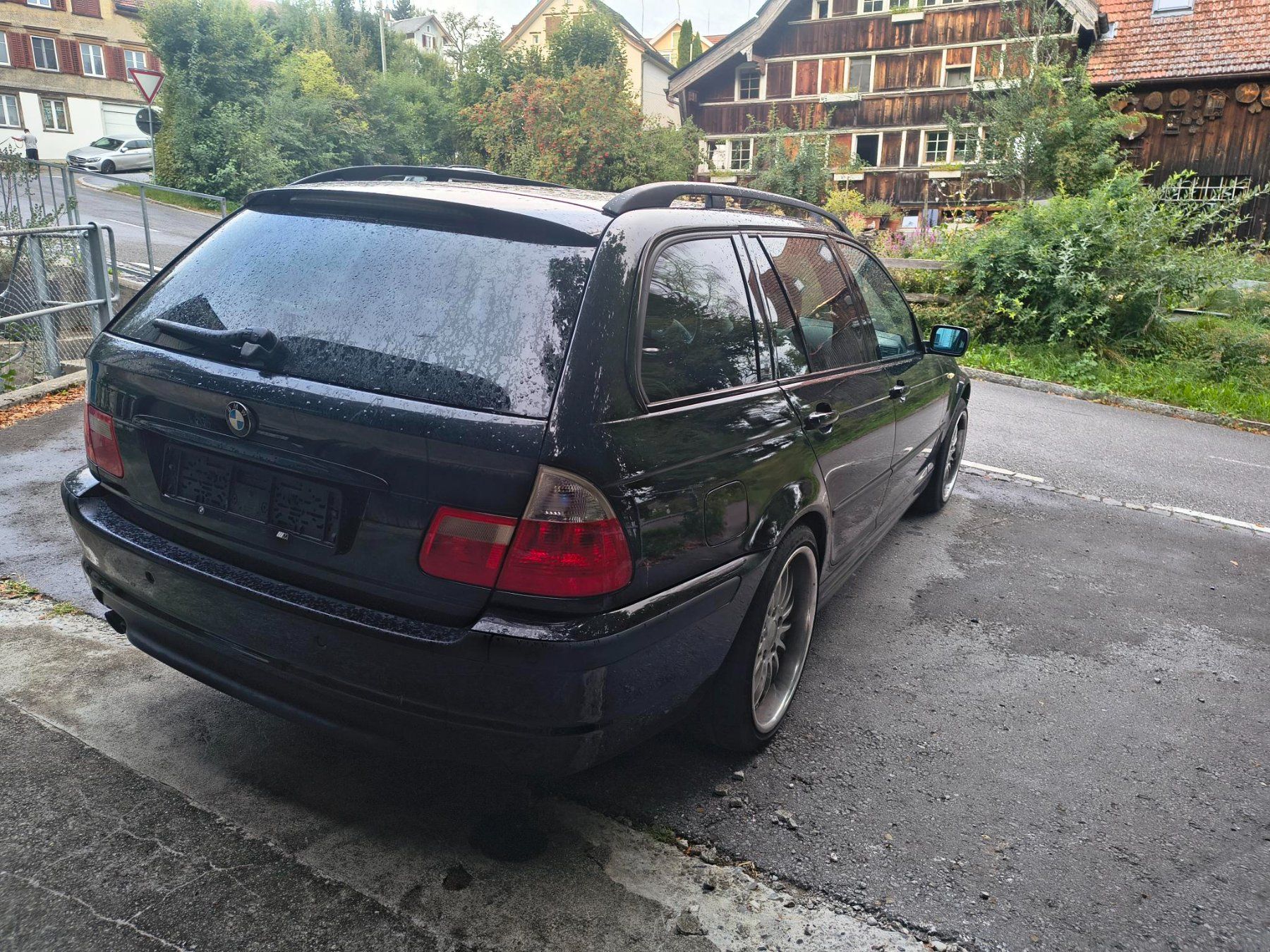 BMW Automobili: BMW 325xi Touring E46 – Usato da Wolfhalden venduto da Para13 2
