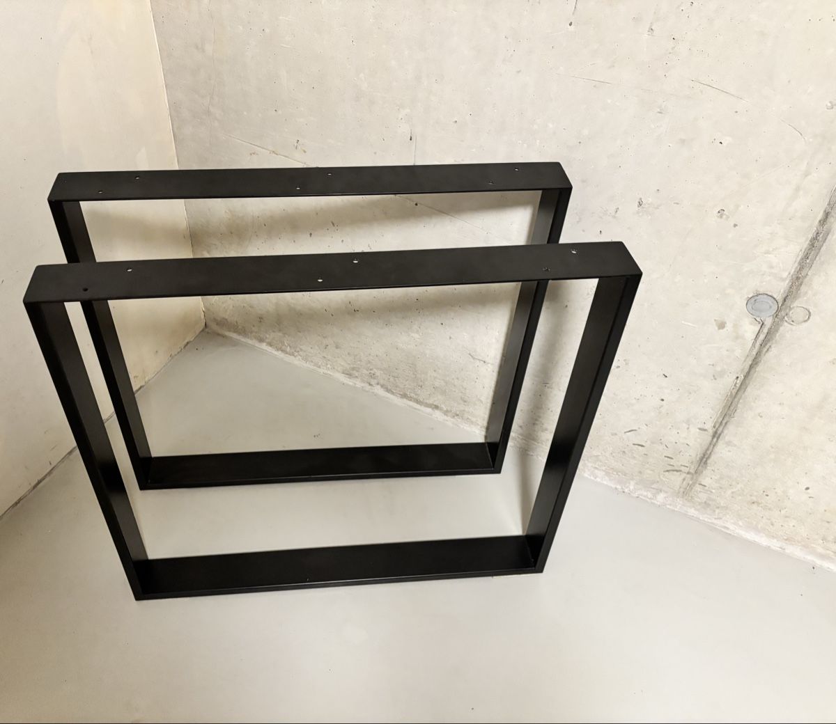 Altri mobili: schwarze Tischbeine (Metall) – Usato da Zullwil venduto da Lu_Ru_23 2