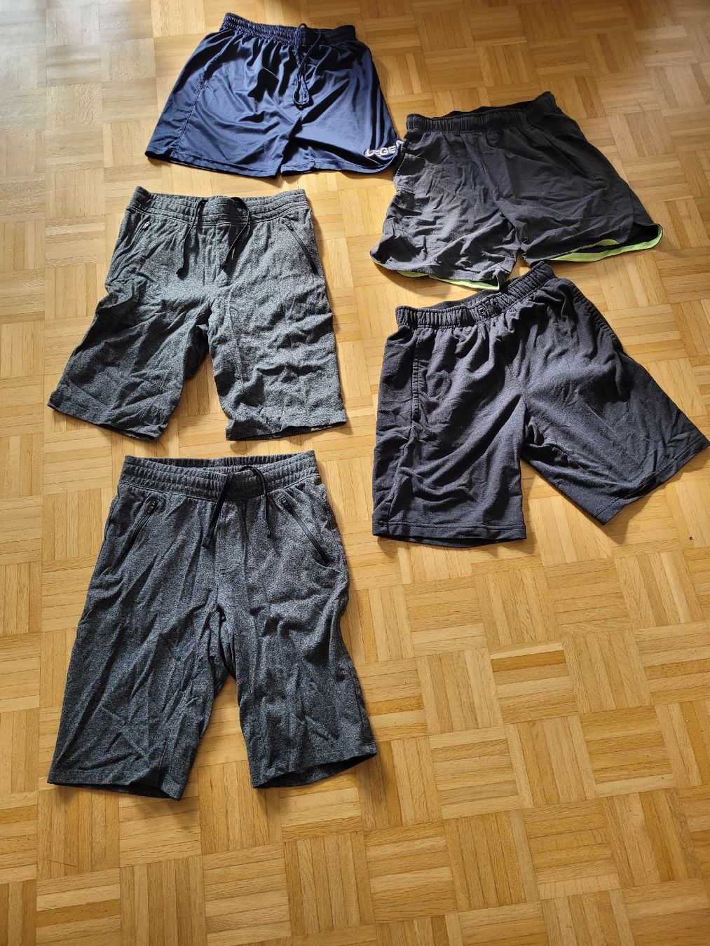 Lotti di vestiti: 5 Herren Shorts, Grösse S - Sport & Freizeit – Usato da Birsfelden venduto da samurai99 1