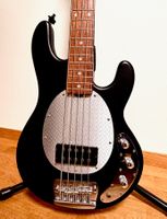 Music Man SUB 5 Bass MADE in USA, schwarz, super Zustand !