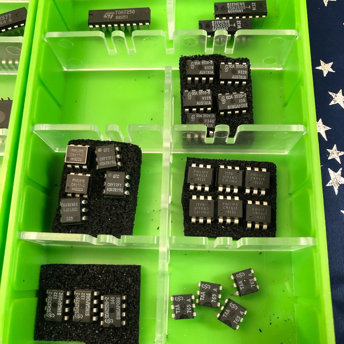 Philips Componenti elettronici: Sortiment TDA IC’s von Philips, STMicroelectronics & Siemens – Nuovo e nell'imballaggio originale da Neerach venduto da Arbimus 8