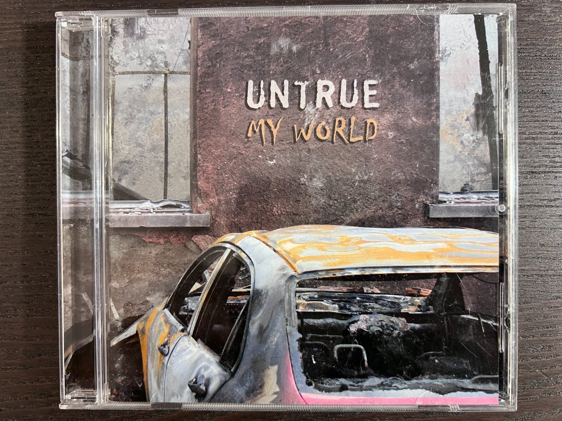 CD: Untrue - My World – Usato da Zürich venduto da MusikFreunde