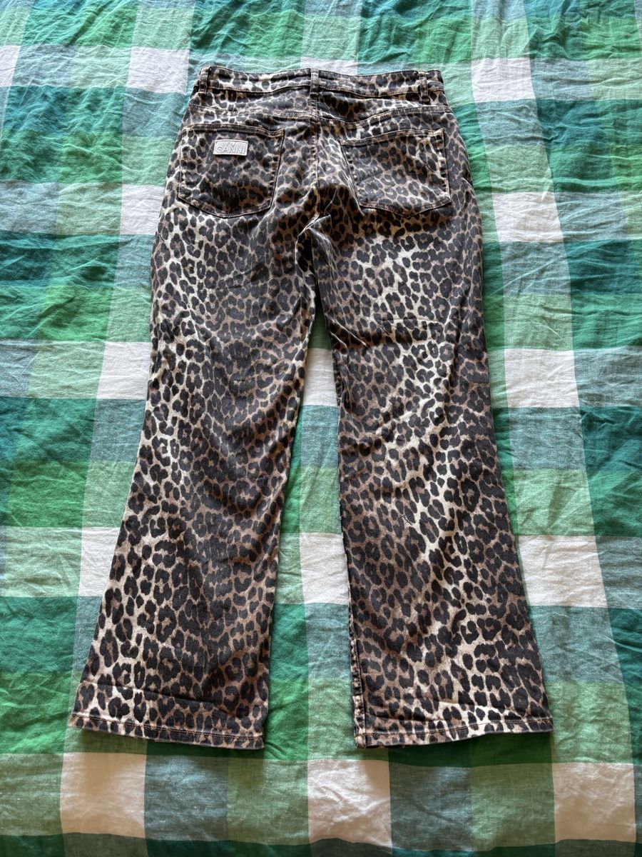 Jeans: Ganni Leopard Betzy Cropped Jeans – Usato da Möriken AG venduto da cavapermis 1