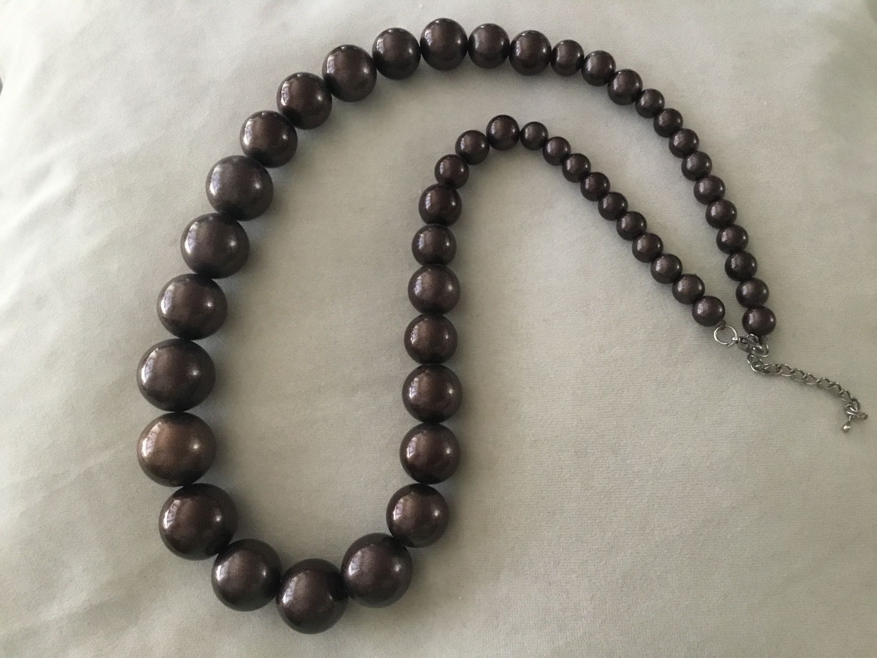 Catenine: Collier long perles burnes brillantes – Nuovo (secondo la descrizione) da Le Landeron venduto da nic_8hd5