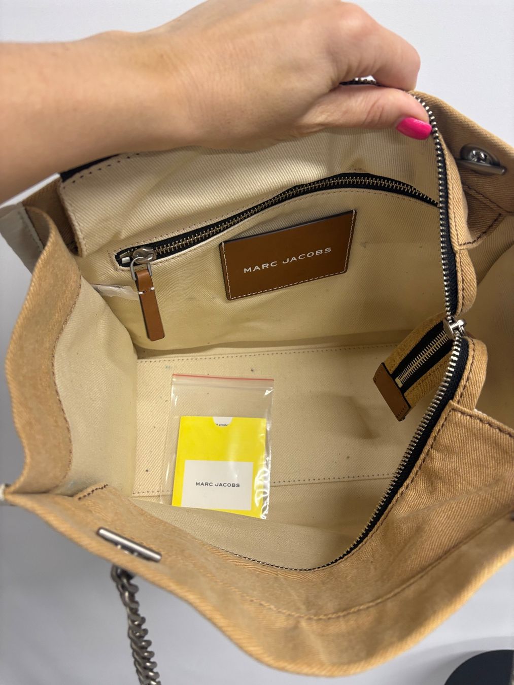 Marc Jacobs Borse da donna: Marc Jacobs The Tote Bag Beige Canvas  Medium – Nuovo (secondo la descrizione) da Regensdorf venduto da secondchancefashion 4