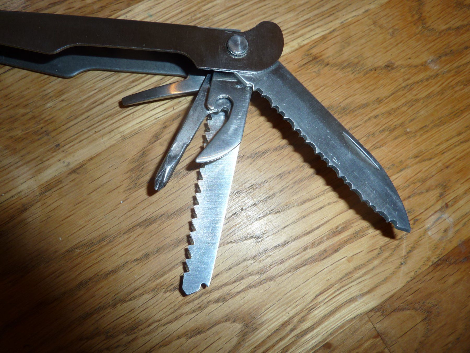 AC-DC Tutti gli attrezzi: Profi Star Quality-Tool Edelstahl Multitool Messer – Usato da Hochfelden venduto da swissice 3