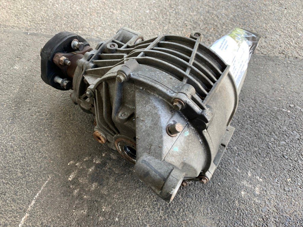 Cadillac Tutti pezzi di ricambio auto: Hinterachse Differential Cadillac SRX 2004 – 2006 – Usato da Stetten AG venduto da klappag