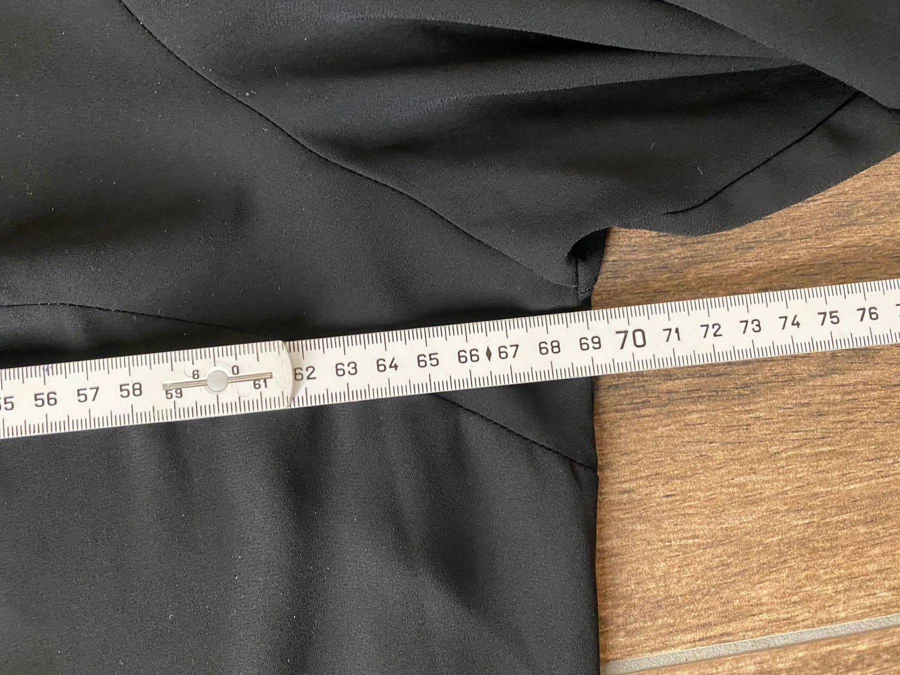 Asos Camicette: Asos Bluse luftig mit Knöpfen schwarz Gr. 52 – Usato da Pratteln venduto da a23_j2gs 8