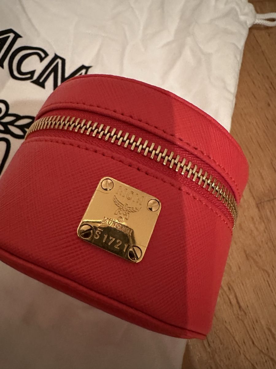 Mcm Sacs femmes: MCM Schmuck Etui  – D'occasion à Bern par Ruhrallee 1