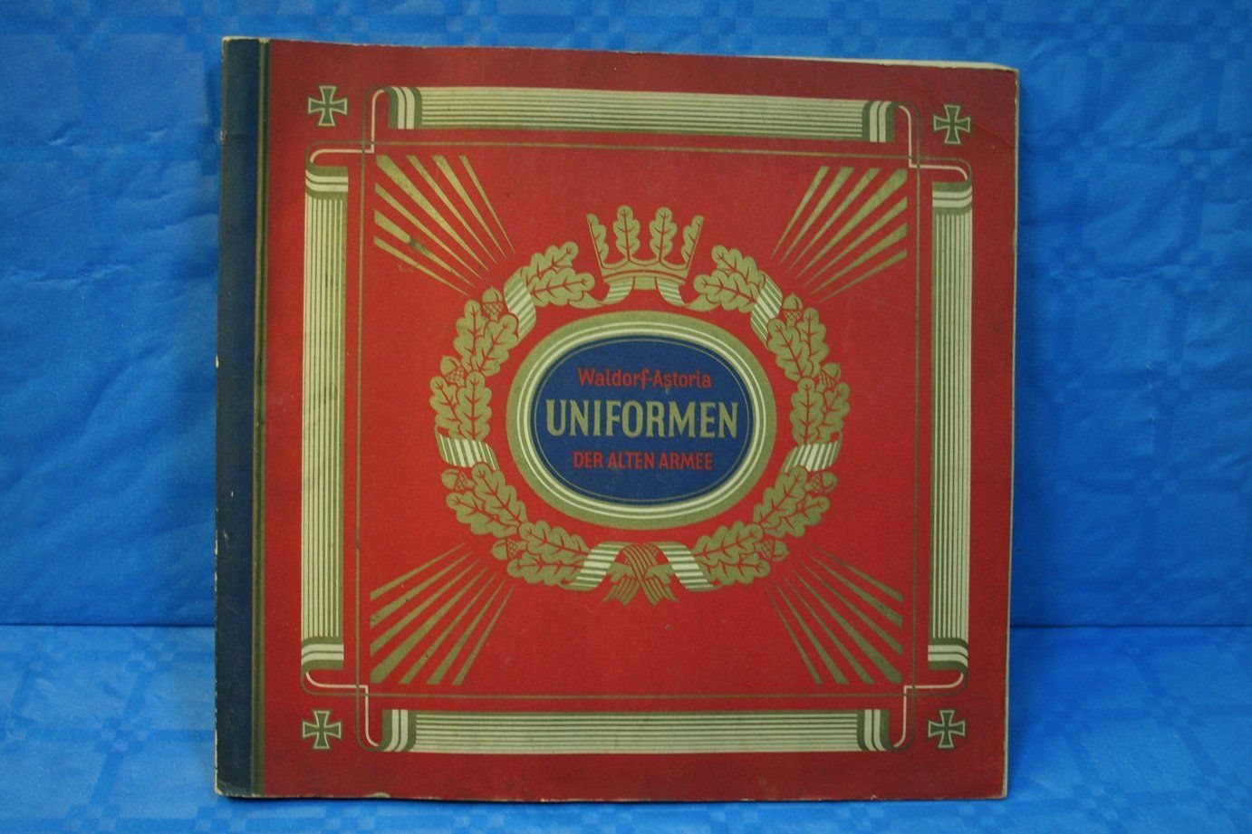Libri: Uniformen der Alten Armee – Usato da Wettingen venduto da zibi137