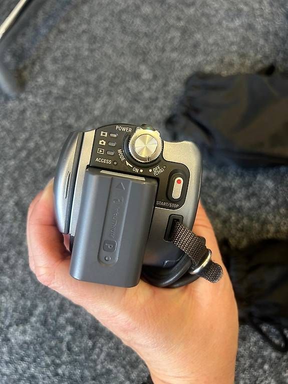 Videocamere: Sony Handycam DCR-SR60 – Usato da Holzhäusern ZG venduto da Suki0308 1