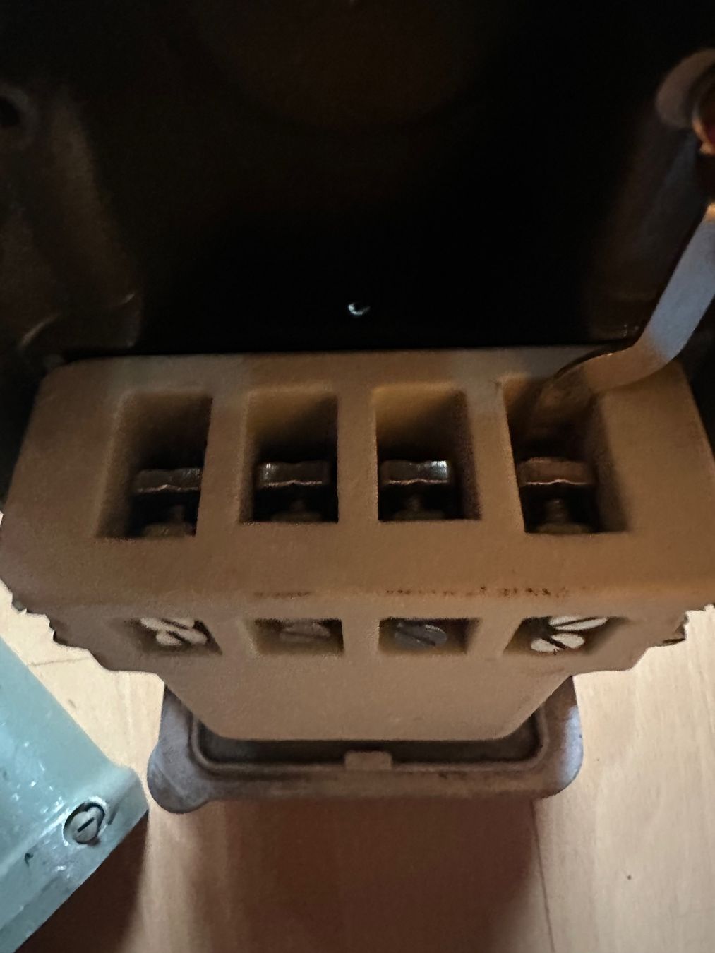 Spine: J 75/4 Polige Wanddose Stromdose – Usato da Huttwil venduto da Bolpa 7