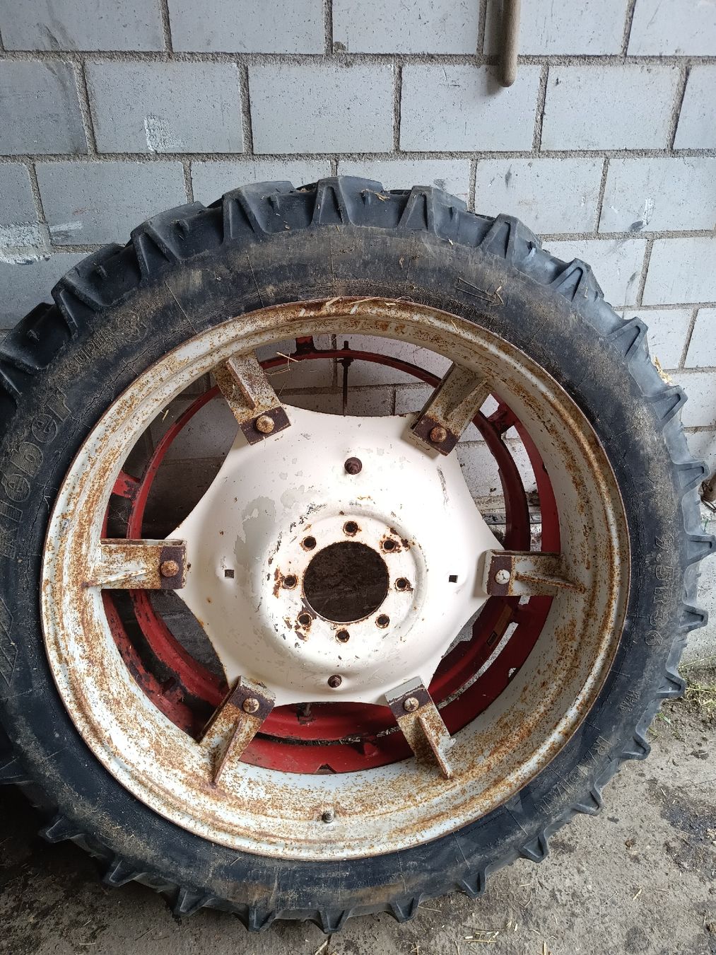 Ford Trattori: Pflegebereifung ford traktor – Usato da Härkingen venduto da dom_5vdg 1