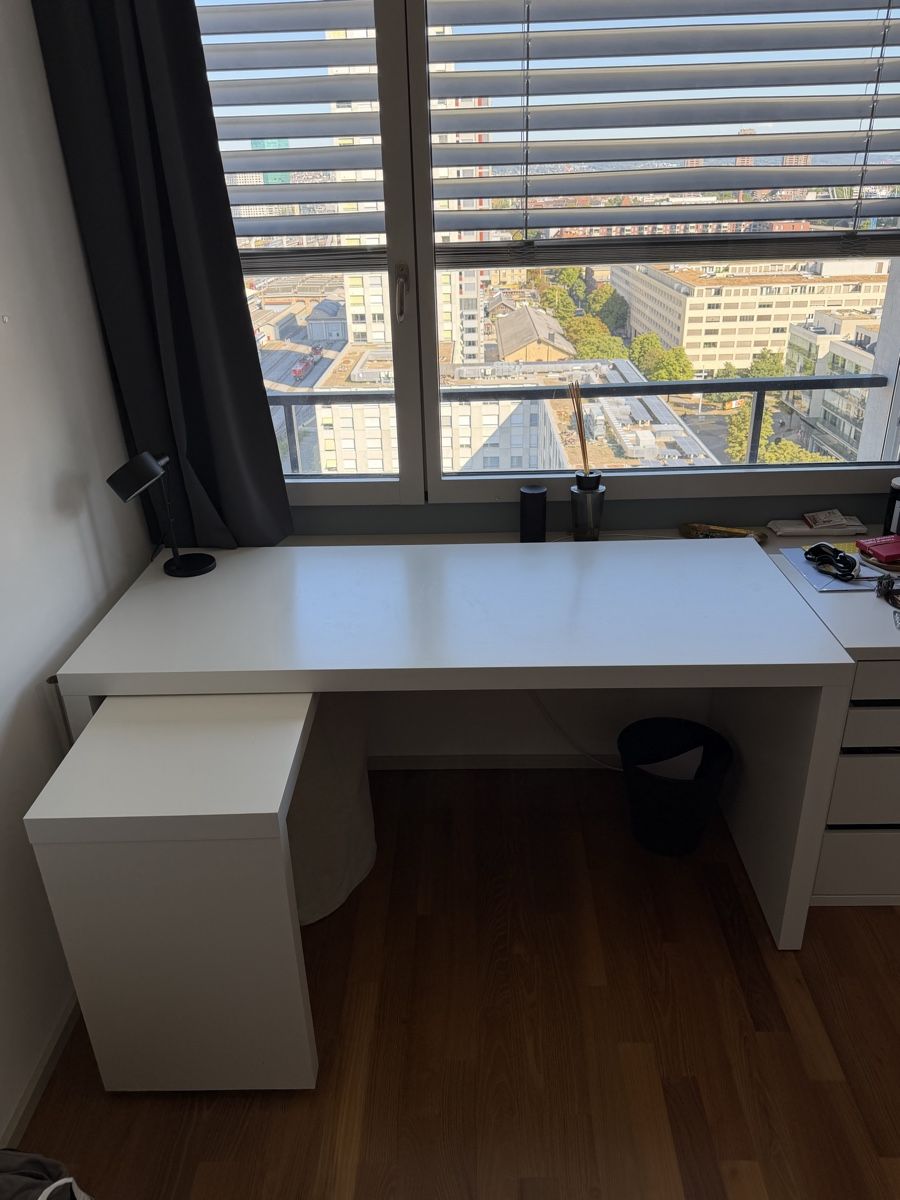 Schreibtische: Schreibtisch Ikea – Gebraucht aus Zürich von nin_fbg2 1