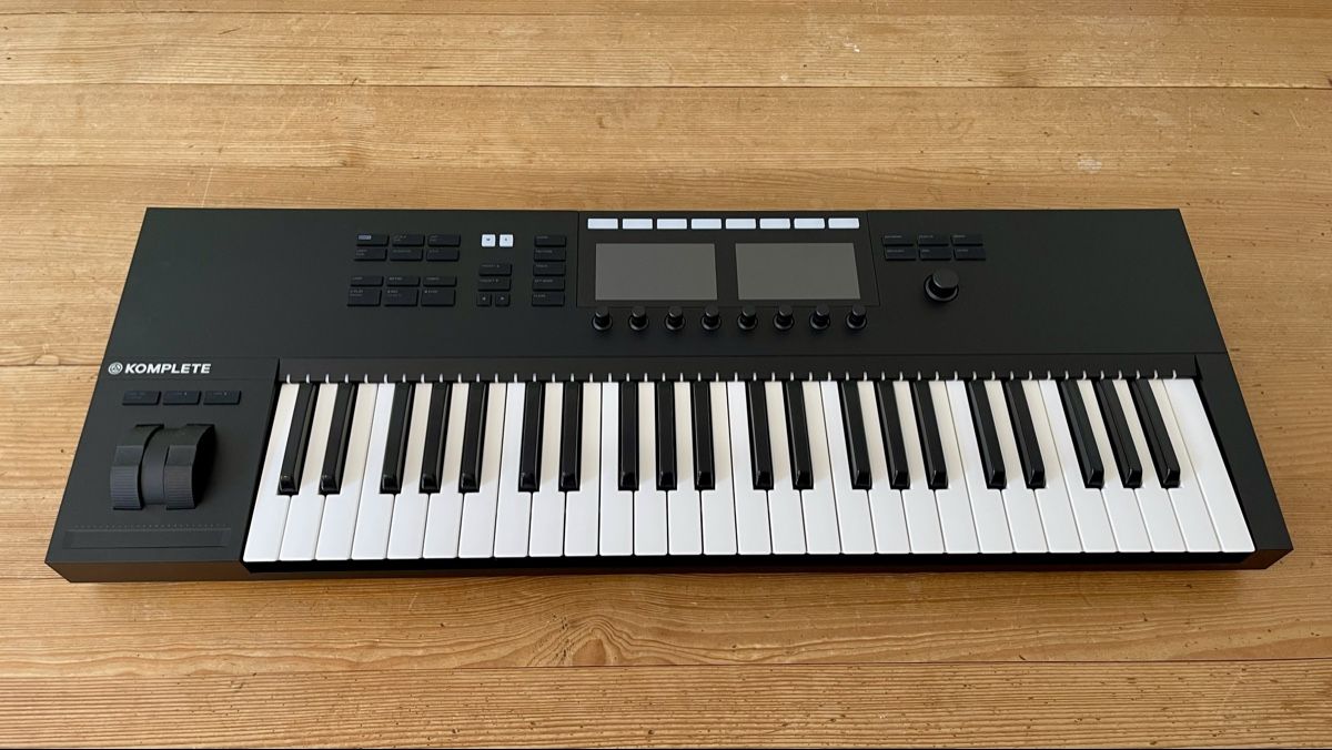 Native Instruments Strumenti musicali: Native Instruments Komplete Kontrol S49 MK2 – Usato da Cham venduto da ber_h89v