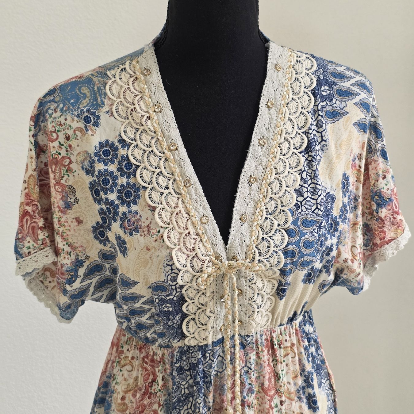 Robes: Kleid Viskose Patchwork Bunt Grösse M guter Zustand – D'occasion à Rheinsulz par Gilea 1