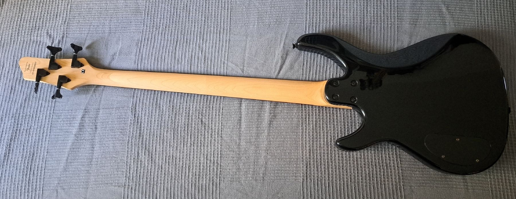 Strumenti musicali: Squier by Fender MB4 Scull – Usato da Yverdon-les-Bains venduto da ras_5ykt 3