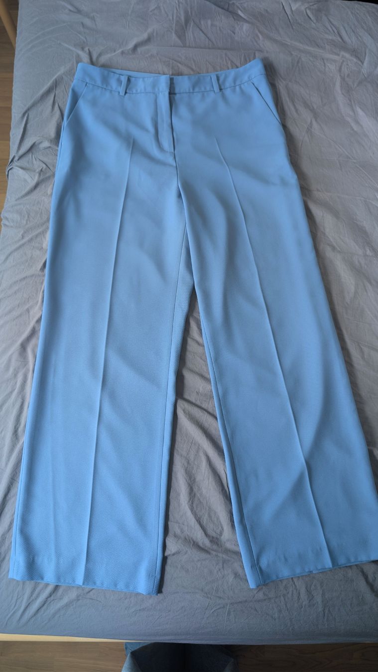 C&A Pantaloni: C&A Wide Leg Stoffhose hellblau Gr. 42 – Usato da Wädenswil venduto da coconut1289