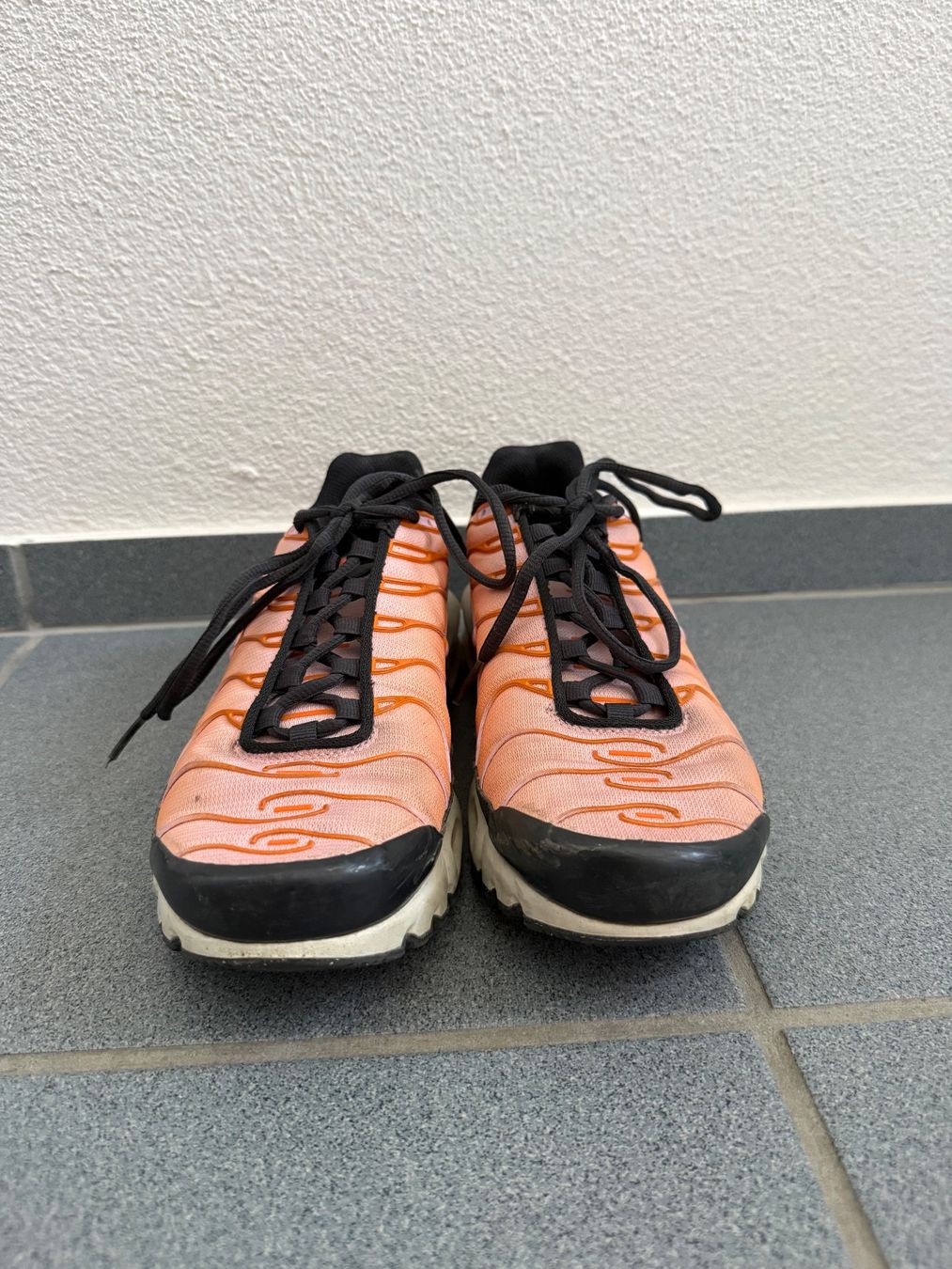 Nike Chaussures femmes: Nike Air Max Plus "Magma Orange Soft Pink" – D'occasion à Worb par le_castor 1