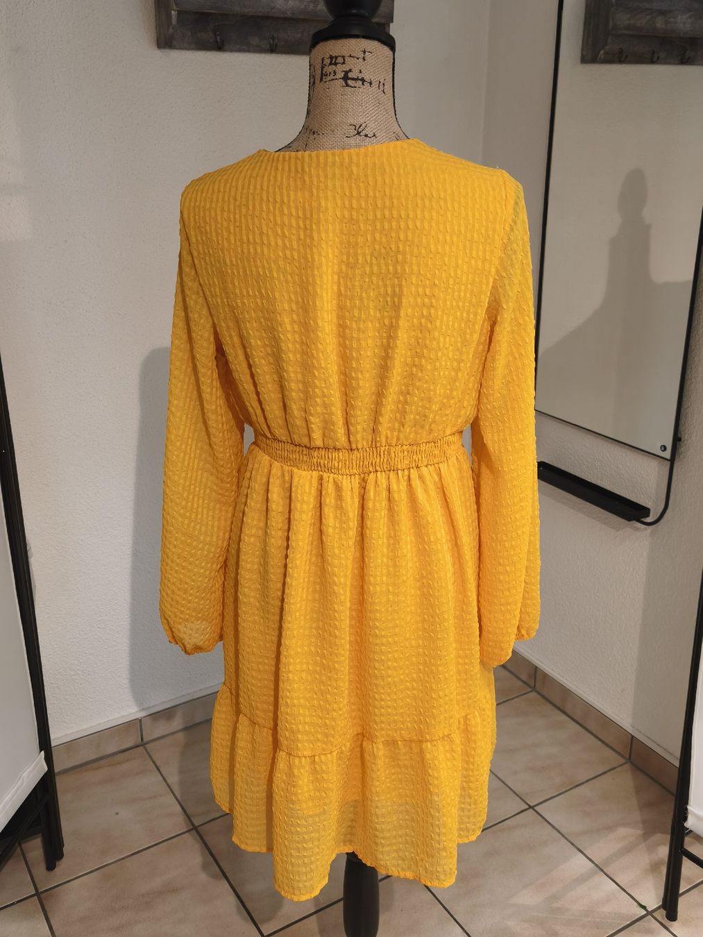Vero Moda Vestiti: Sommerliches Kleid Gr.M von Vero Moda – Nuovo (secondo la descrizione) da Emmetten venduto da SecondhandSiska 2