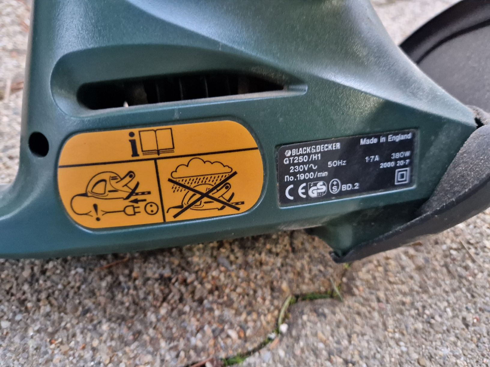 Tutti gli attrezzi: Taille-haie électrique Black&Decker - 41cm – Usato da Plagne venduto da pmartins 1