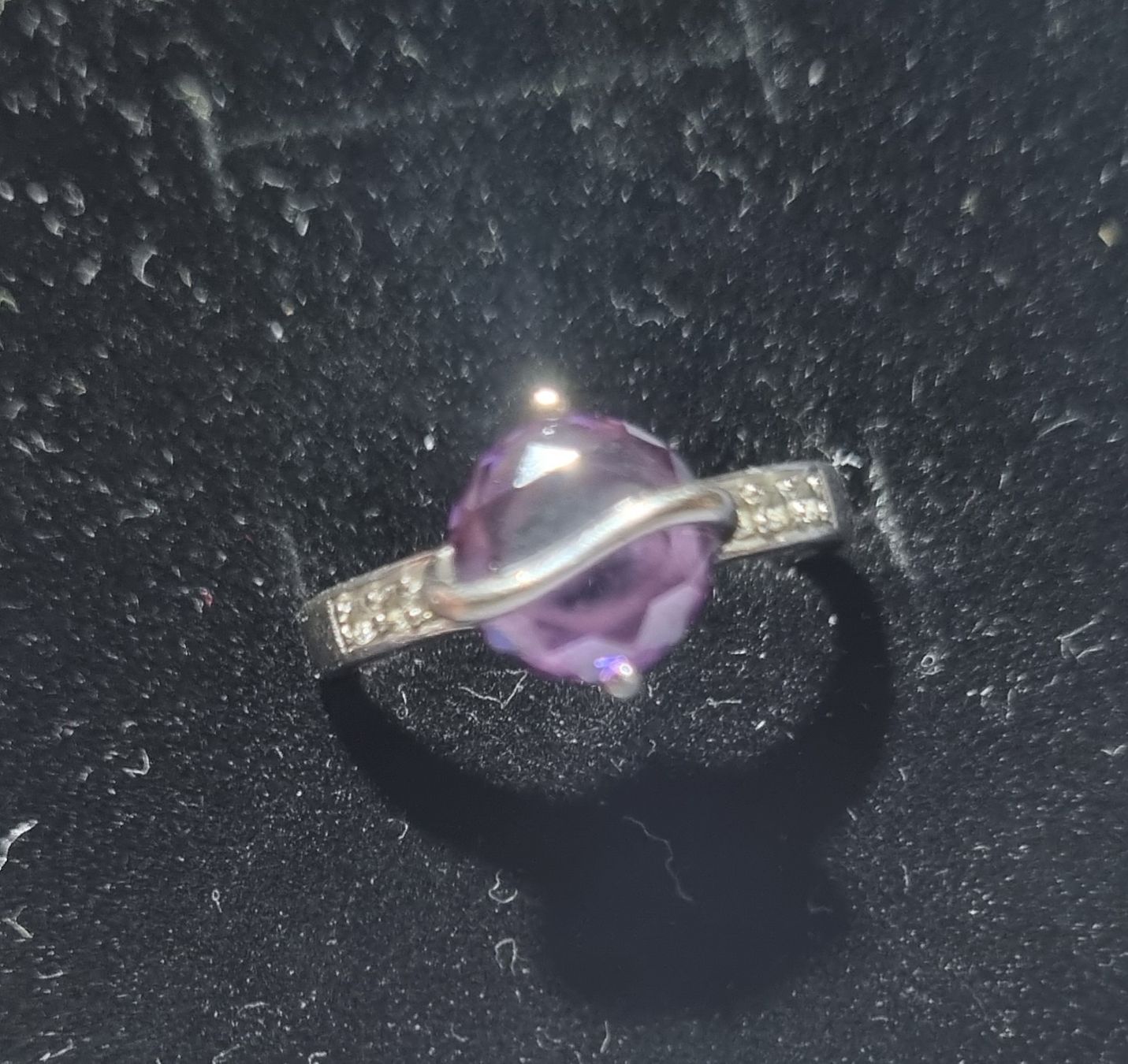 Anelli: Silberring 925 mit Amethyst und 6 Zirkonia – Usato da unterägeri venduto da ursiou 1