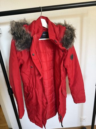 Winterjacke Only rot mit Kapuze Grösse M guter Zustand