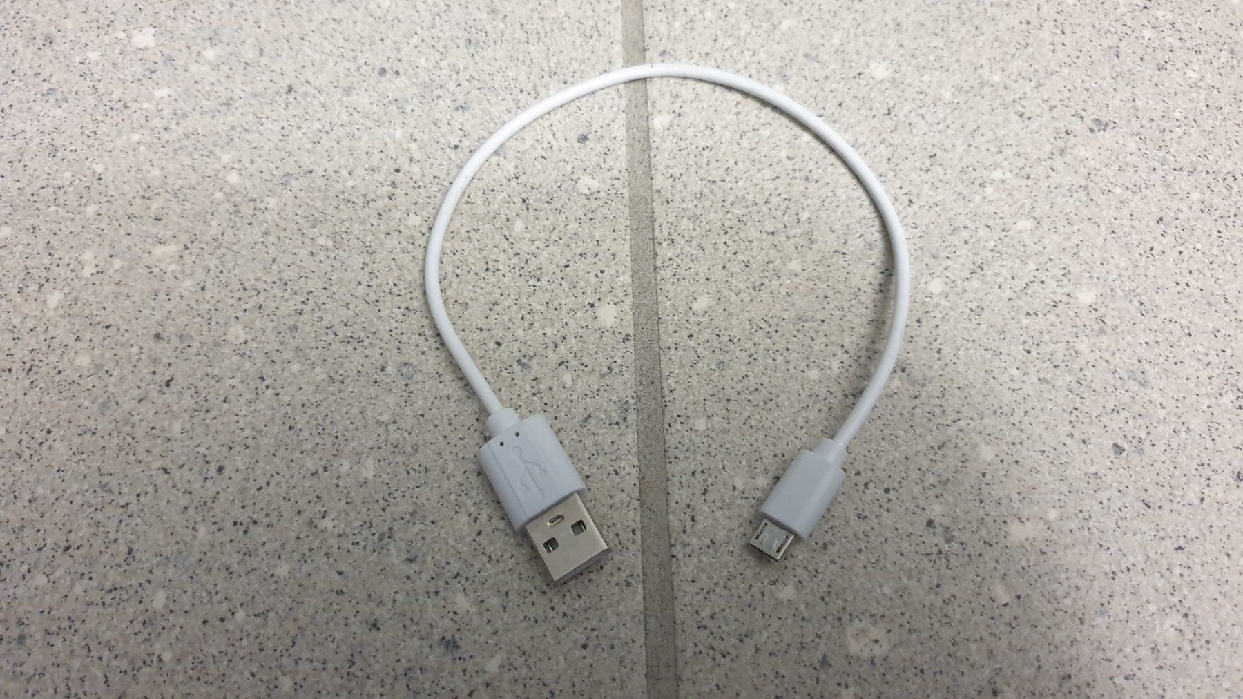 Cavi: USB Kabel (klein weiss USB 2.0 auf USB Micro) – Usato da Stäfa venduto da Supertramp73