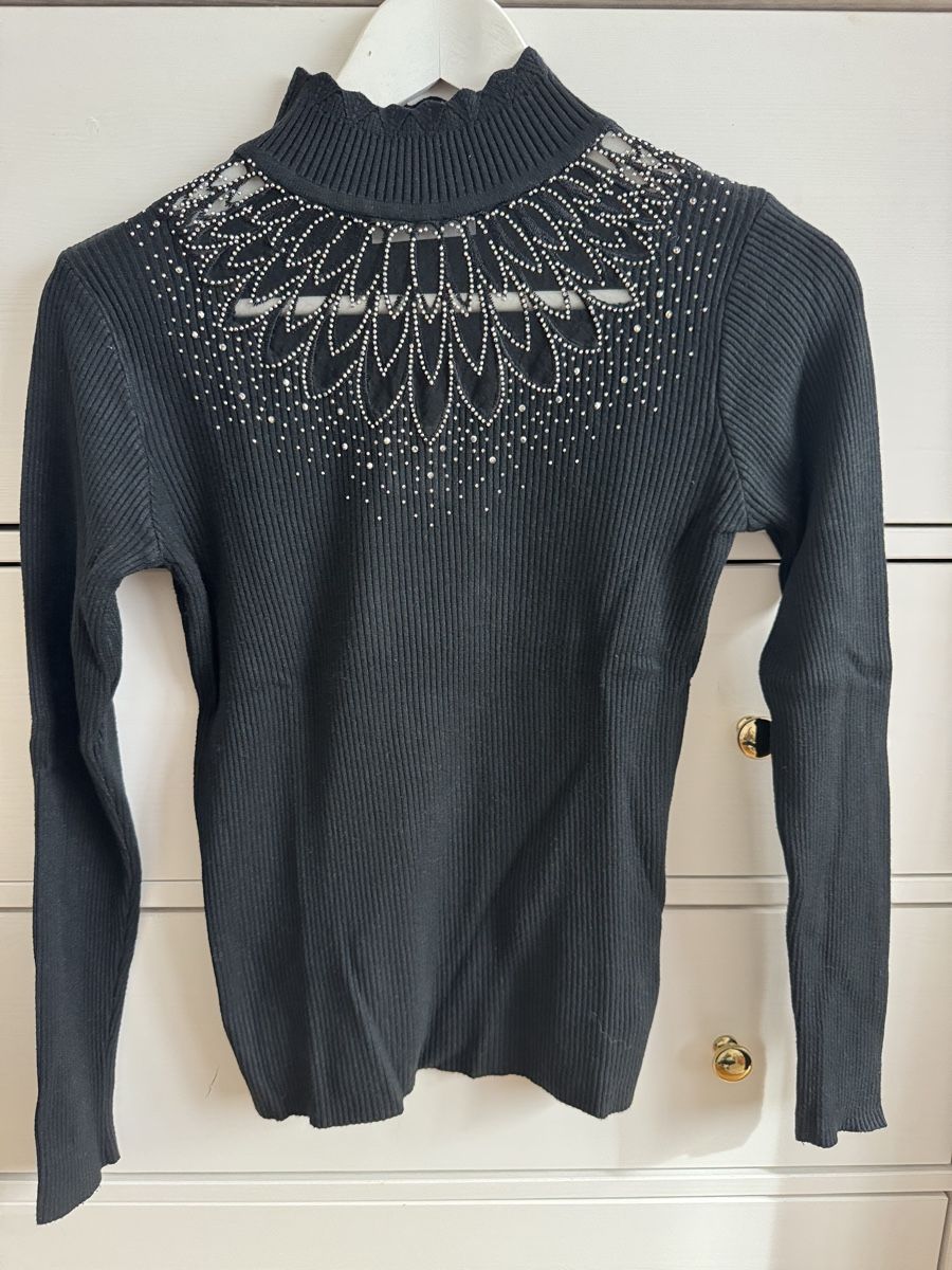 Pulls & Sweat-shirts: Schwarzer Damen Stehkragenpullover mit Strass Gr. S/M – D'occasion à Schlieren par itsquality