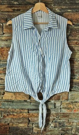 Leichte Bluse, Gr. M, Sommer-Must-Have mit Knoten...