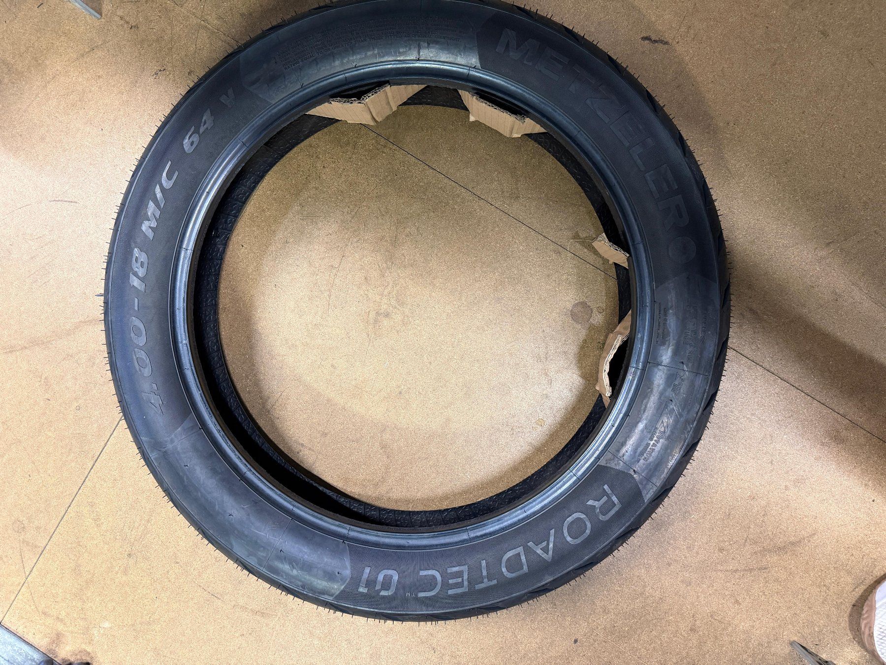 Metzeler Pneumatici & Ruote complete: Metzeler Roadtec 01 4.00-18 64V DOT4921 – Nuovo (secondo la descrizione) da Otelfingen venduto da ccracing 1