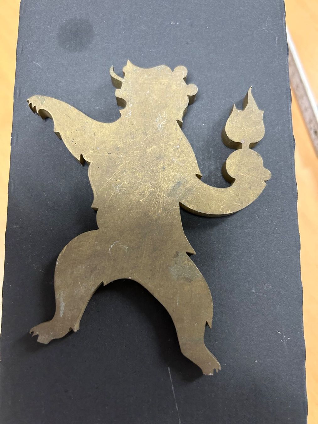 Statuette: Bär FigurMetall Thun CISM 1971 Emblem – Usato da Gunten venduto da Cnd