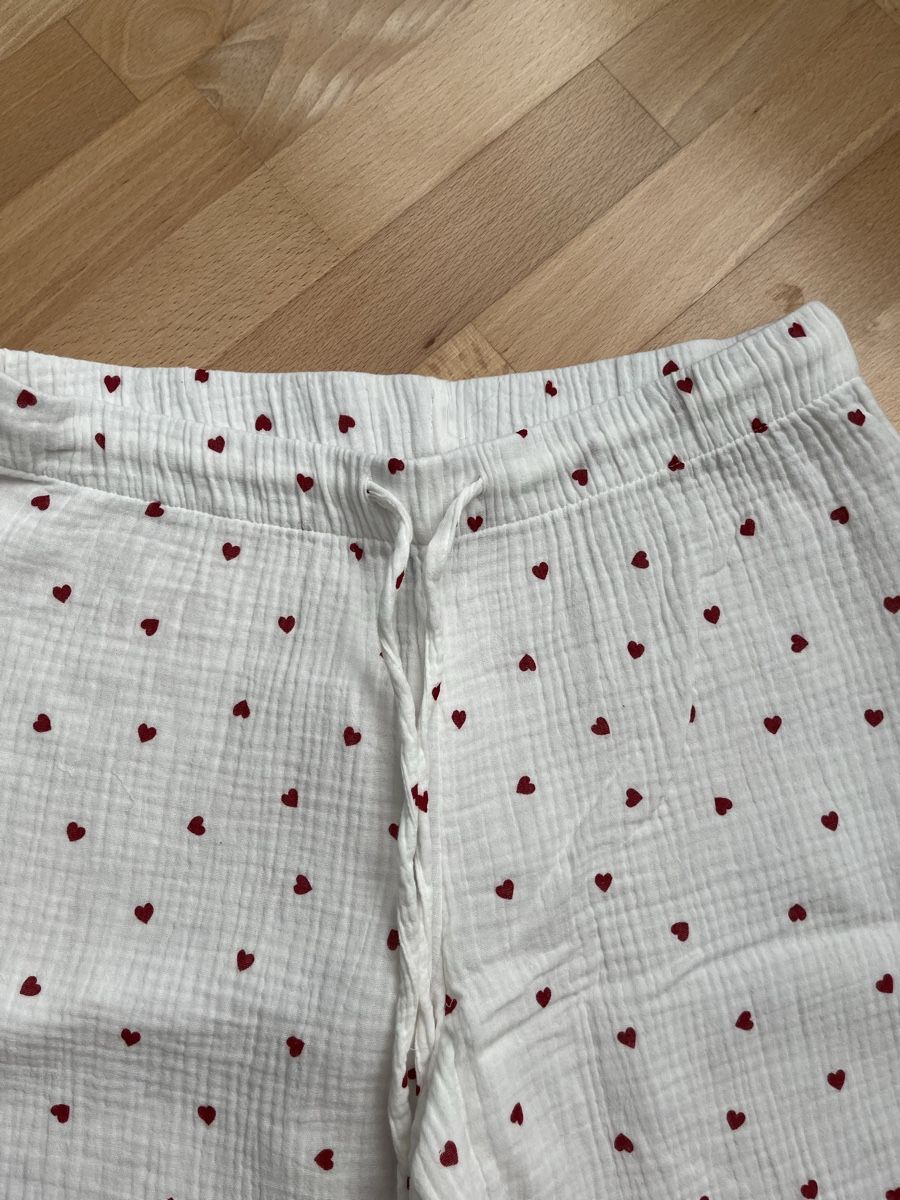 H&M Hosen: Musselin Hose Herz H&M – Gebraucht aus Zuzwil SG von dieschnellemichelle 1