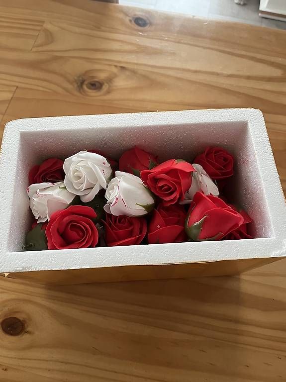 Douches: schachtel mit seifen rose  – D'occasion à Adligenswil par balboa5