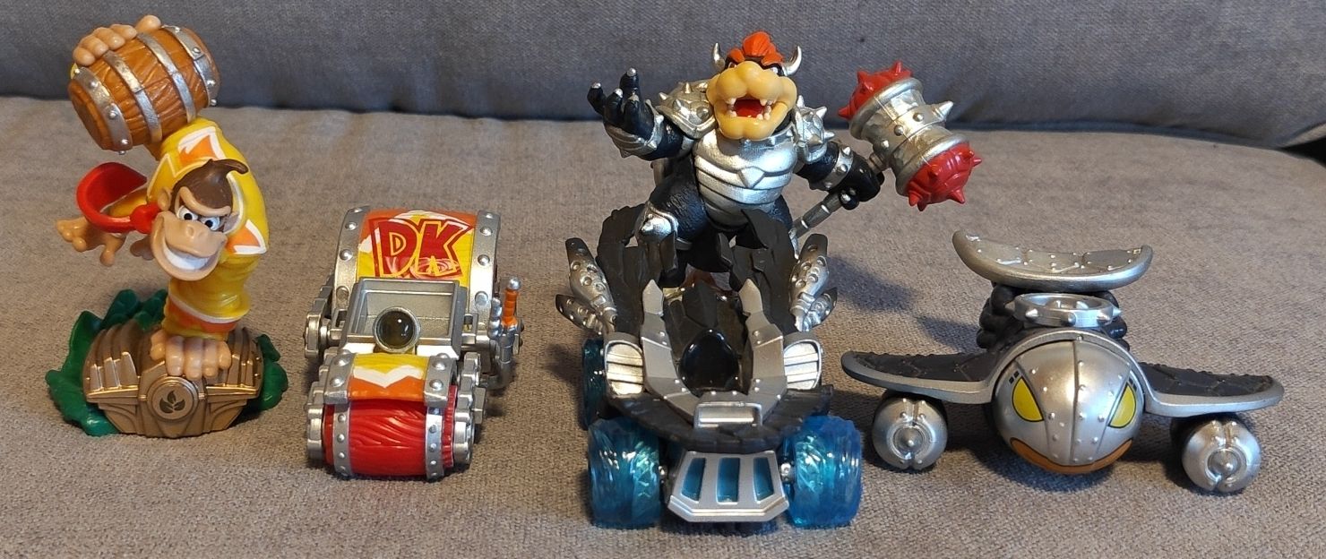 Nintendo Statuette: Skylanders Supercharger Figuren Nintendo Bundle – Usato da Recherswil venduto da kau_td6d