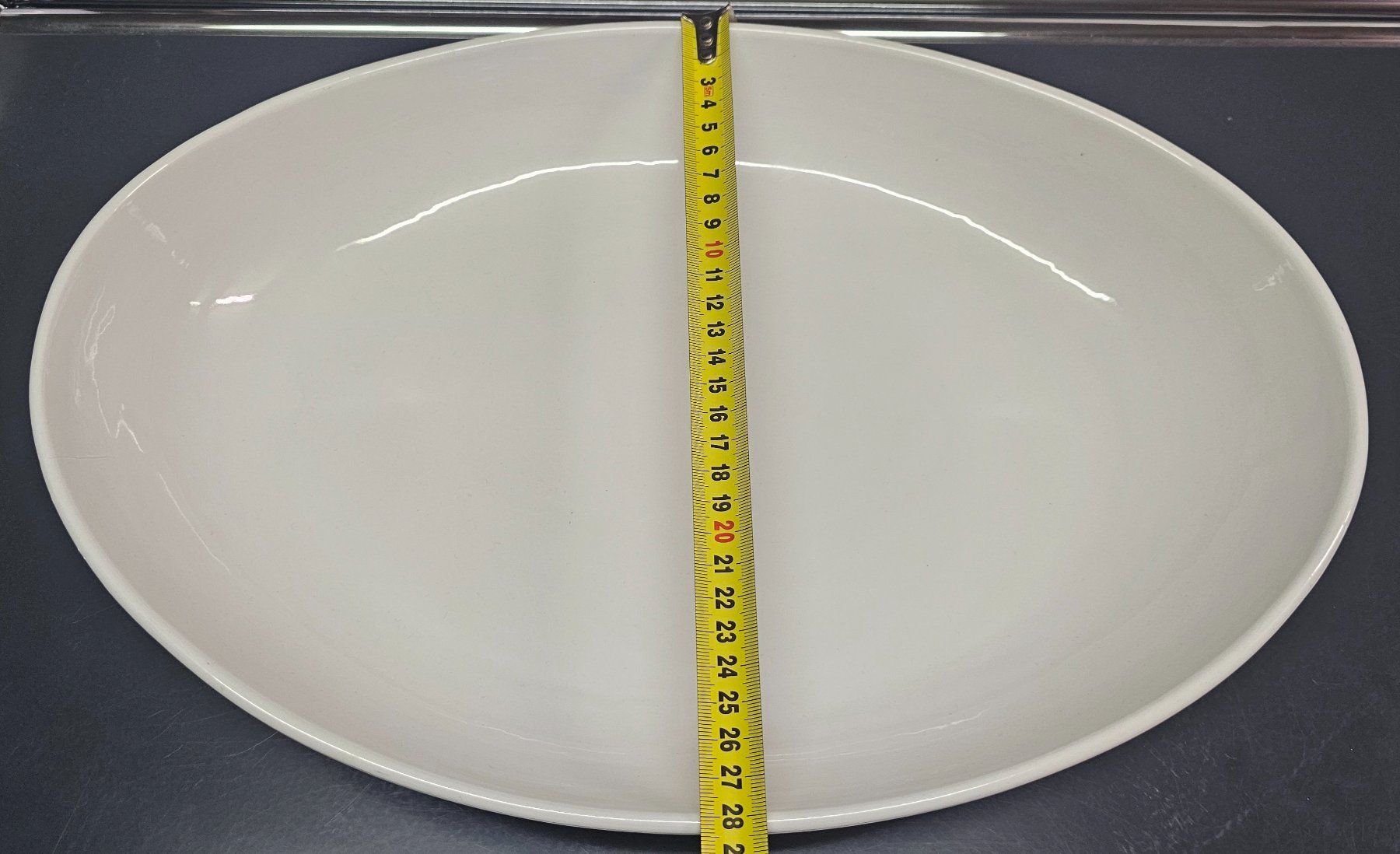 Piatti di portata: Weisse Servierplatte 40 x 28 cm von Royale – Usato da Basel venduto da Allerlei-Basel 2