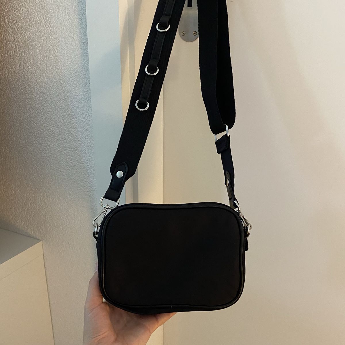 H&M Taschen für Damen: Wie neu schwarze Tasche H&M – Gebraucht aus Langenthal von vik_v5ml 5