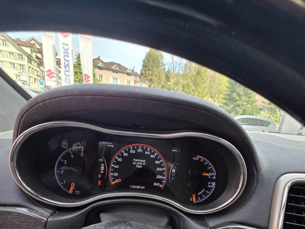 Jeep Autos: Jeep Grand Cherokee 3.0 CRD 4x4 – Defekt aus Brunnadern von stbba 6