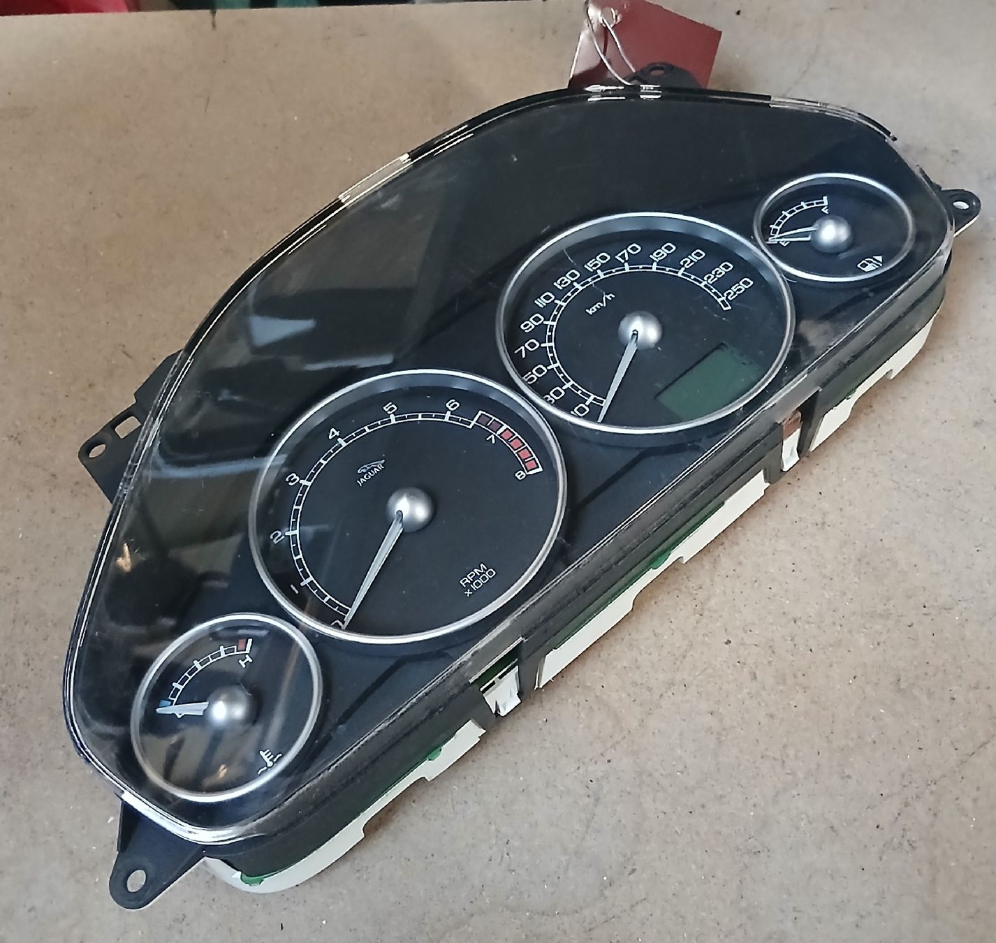 Jaguar Tutti pezzi di ricambio auto: Compteur Jaguar X-Type – Usato da la heutte venduto da Auto-stock