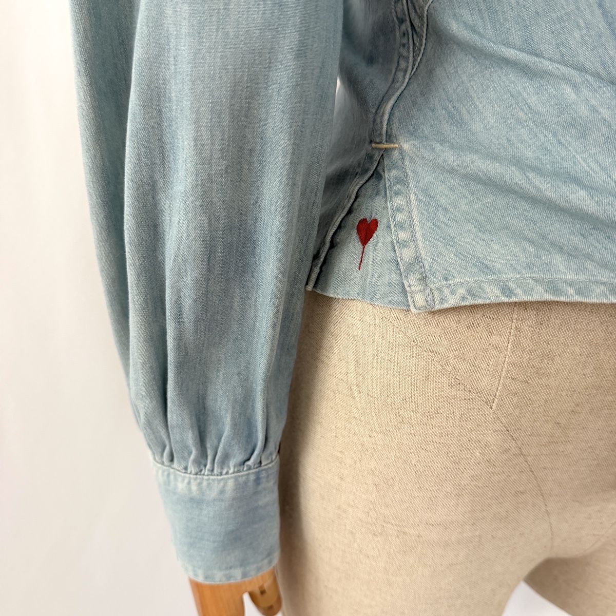 Chemisiers: HIGH USE Everyday Couture Denim Shirt – Neuf (Voir description) à Freienbach par Avviivva_Shop 3